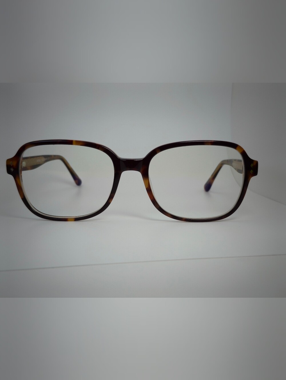 Patina. Tortoiseshell Square Frame Glasses. Mid Mount Temple.